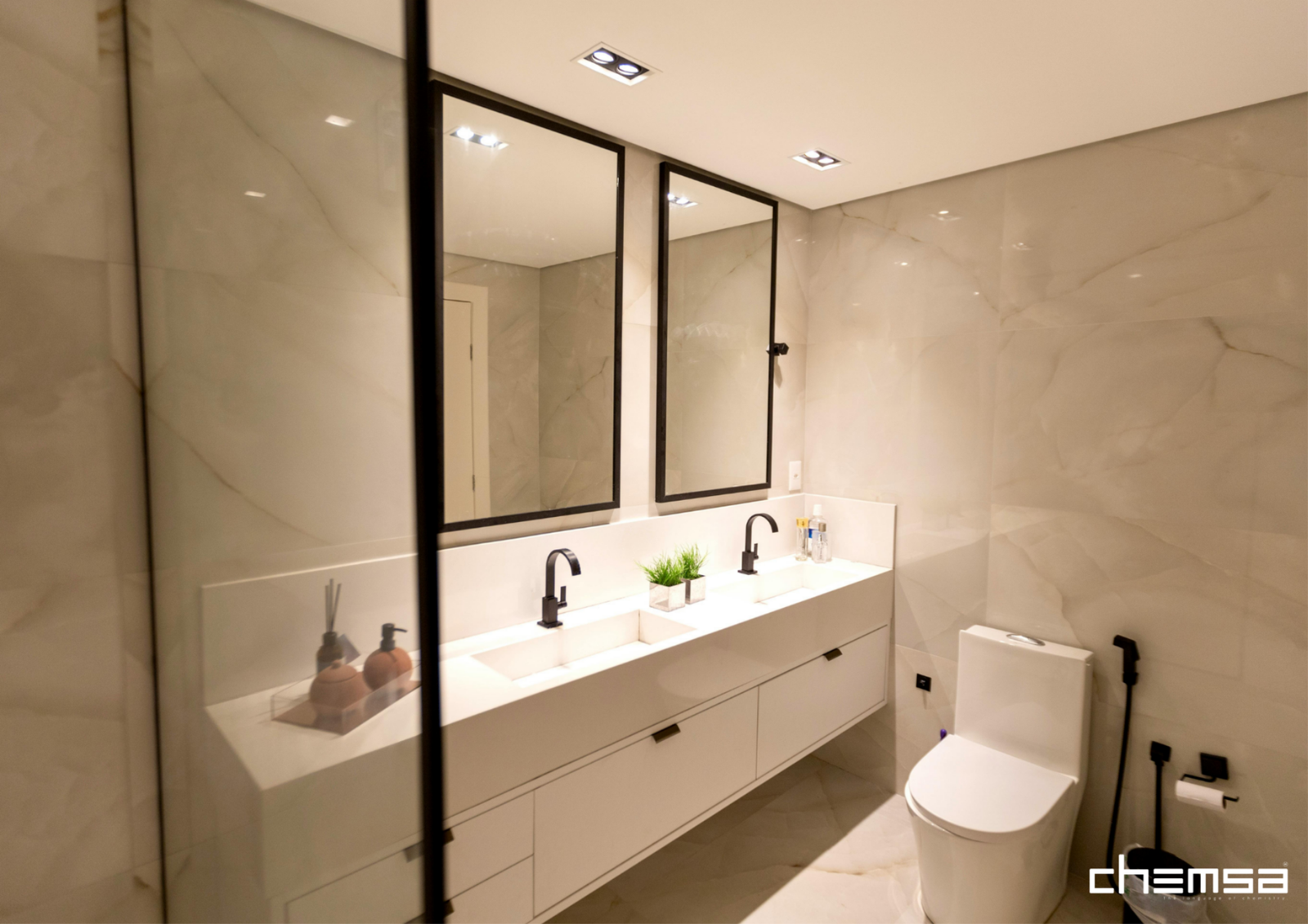 Ultra Clean Max (Konsantre Banyo Fayans Tuvalet Temizleyicisi)